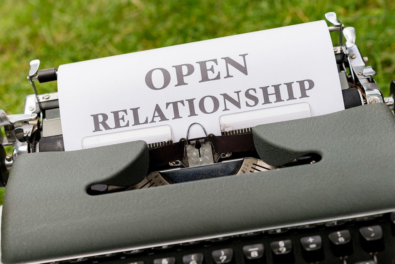 2025년 말띠의 운세: 재물, 건강, 연애의 모든 것을 파헤쳐볼게요!